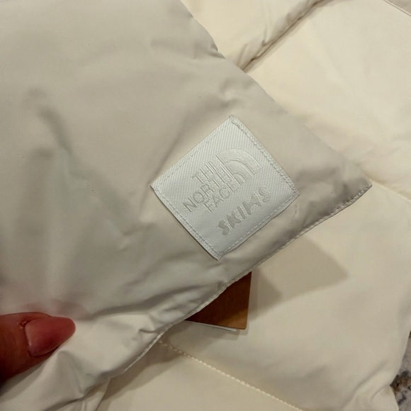 THE NORTH FACE X SKIMS Nuptse Scarf In Bone (slight flaw) - Picture 7 of 13